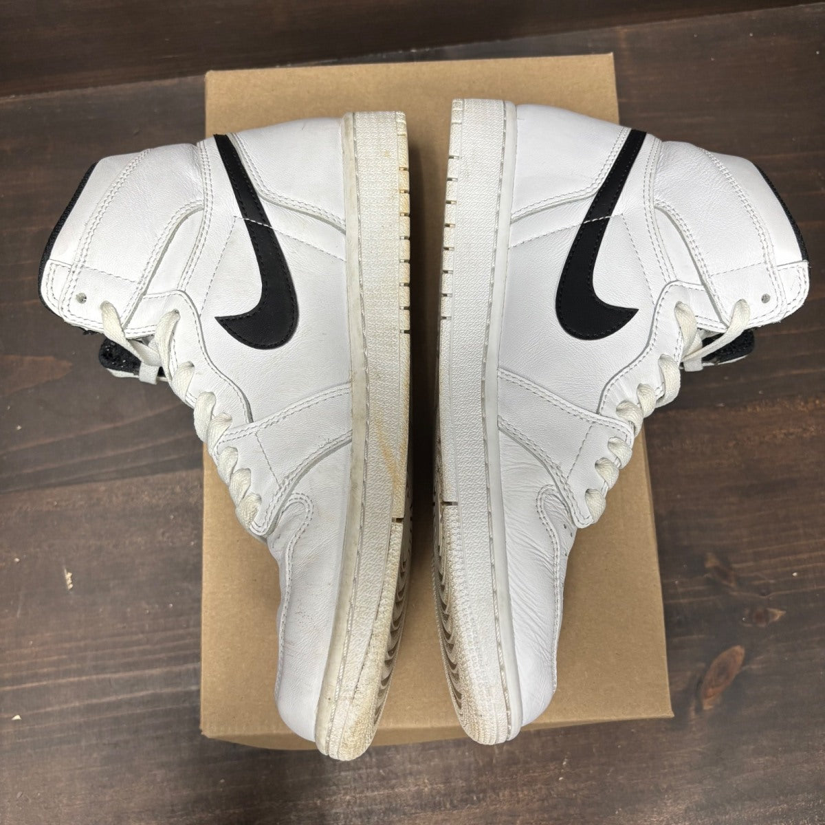 Jordan 1 Retro Yin Yang White Size 9.5 (Pre-Owned) - Image 4