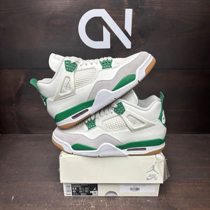 Jordan 4 Retro SB Pine Green Size 8.5 (Pre-Owned) - front