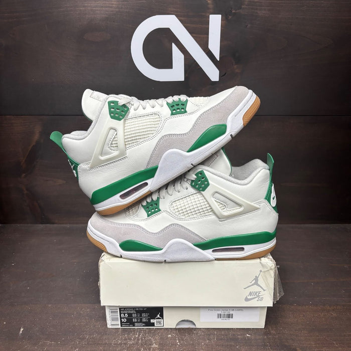 Jordan 4 Retro SB Pine Green Size 8.5 (Pre-Owned)