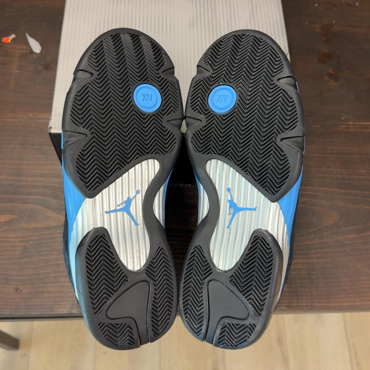 Jordan 14 Retro Black University Blue (2026) Size 13 (Pre-Owned) - aux