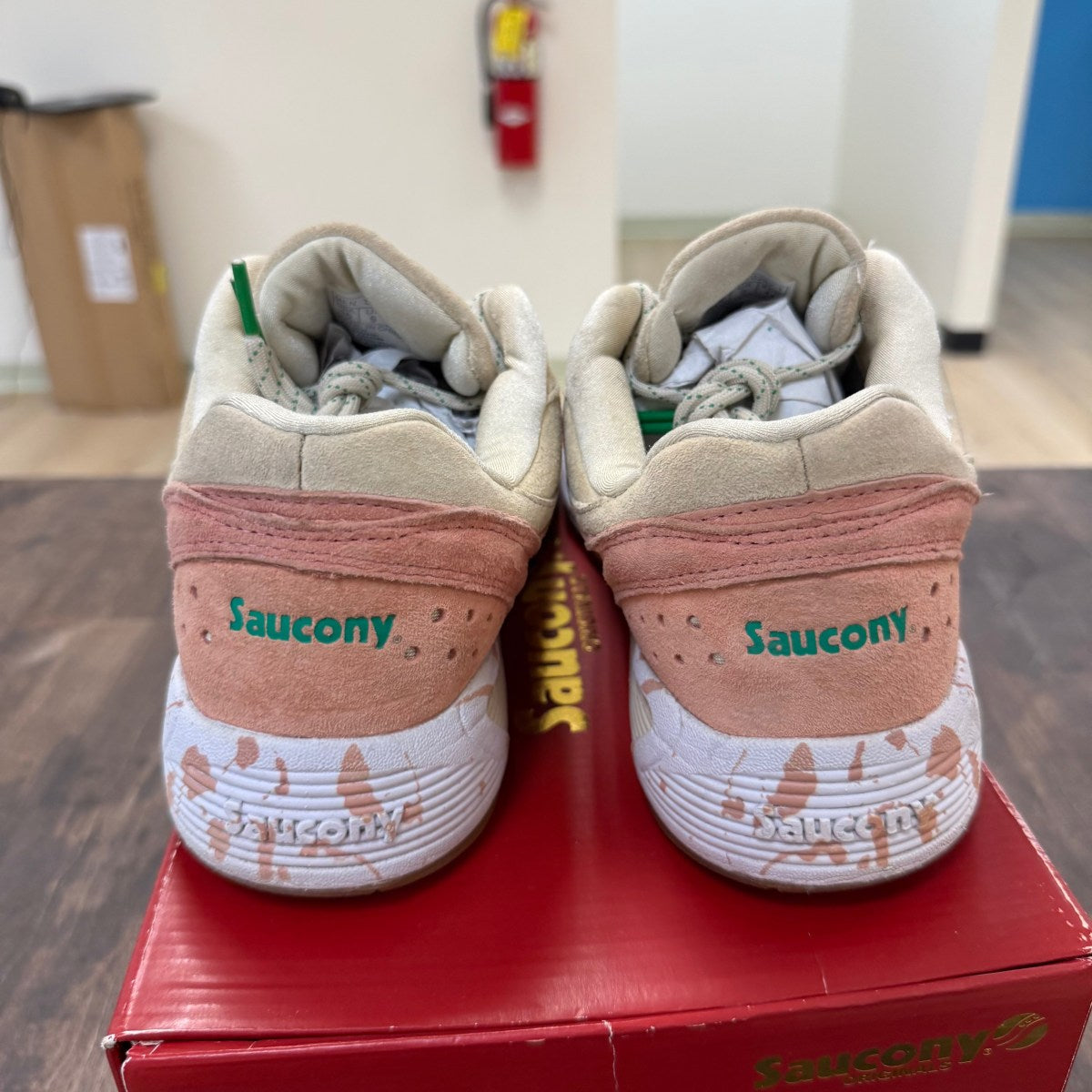Saucony Grid 8000 Shrimp Scampi - Image 3