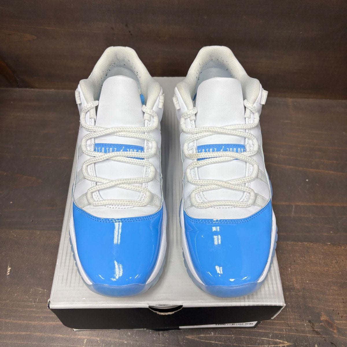 Jordan 11 Retro Low University Blue (2026) (GS) Size 7Y (Pre-Owned) - side