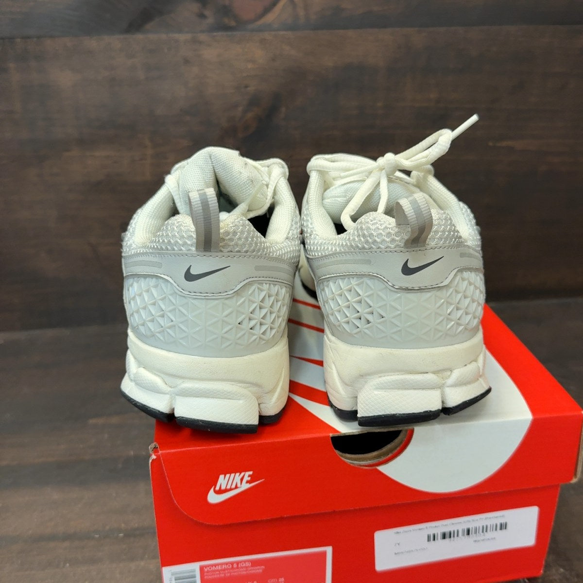 Nike Zoom Vomero 5 Photon Dust Chrome (GS) - Image 4