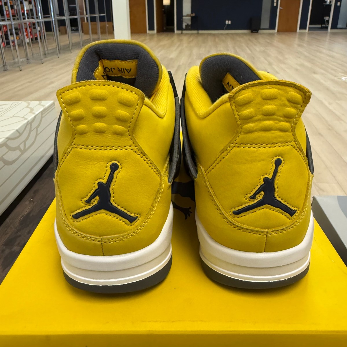 Jordan 4 Retro Lightning (2021) - Image 4