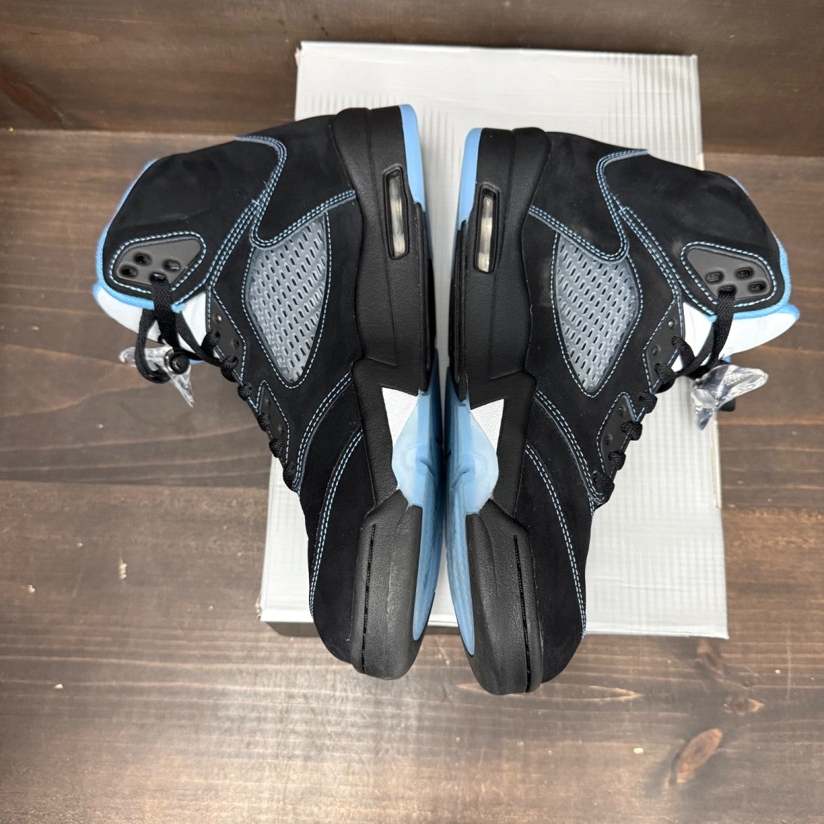 Jordan 5 Retro Black University Blue (2026) - Image 3