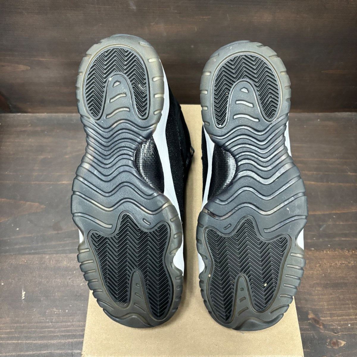Jordan 11 Retro Heiress Black Stingray (GS) Size 9.5Y (Pre-Owned) - Image 6