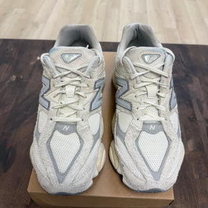 New Balance 9060 Moonbeam Sea Salt Size 11 (Pre-Owned) - Image 2