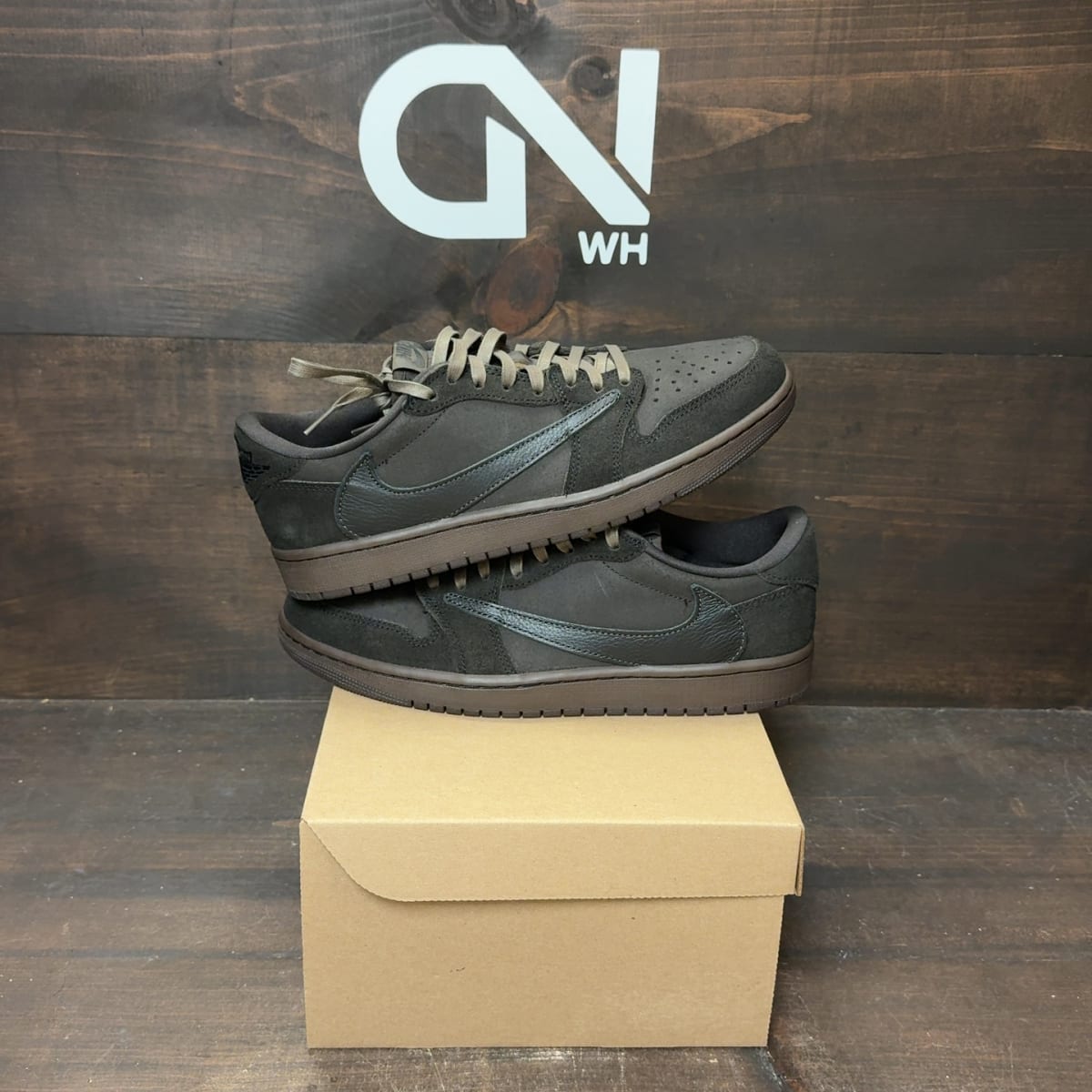 Jordan 1 Retro Low OG SP Travis Scott Velvet Brown Size 10 (Pre-Owned) - front