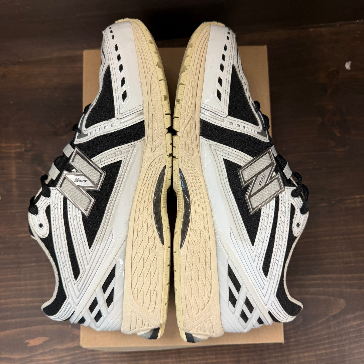New Balance 1906R White Black Metallic Size 11.5 (Pre-Owned) - Image 6