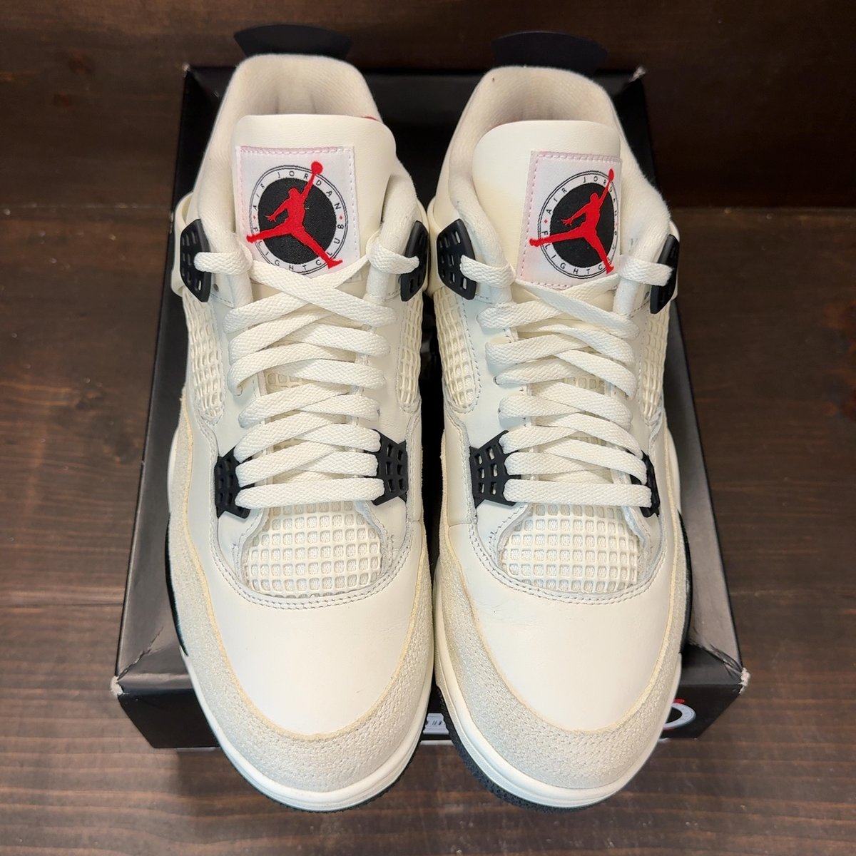 Jordan 4 Retro OG Flight Club Size 10 (Pre-Owned) - tag