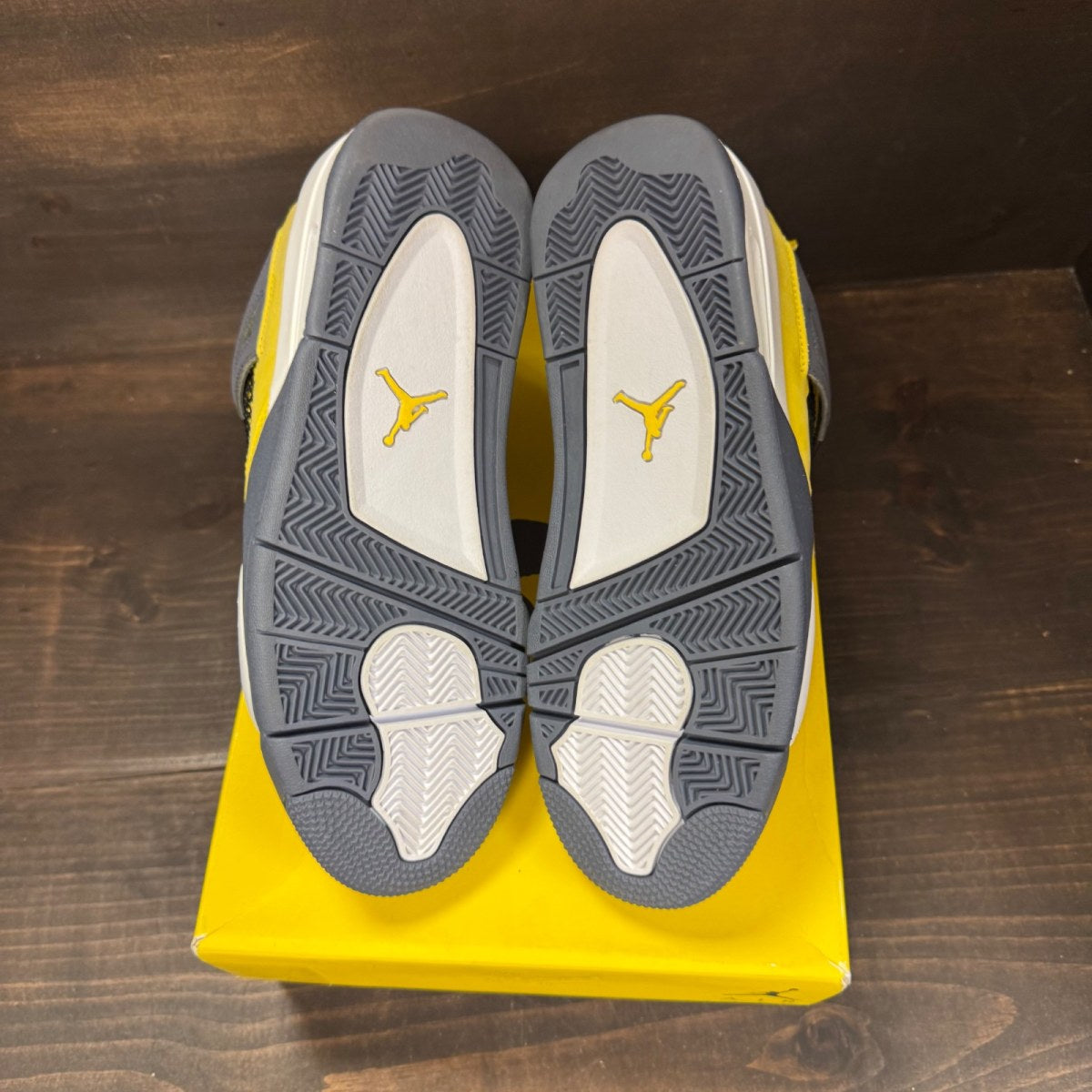 Jordan 4 Retro Lightning (2021) - Image 6