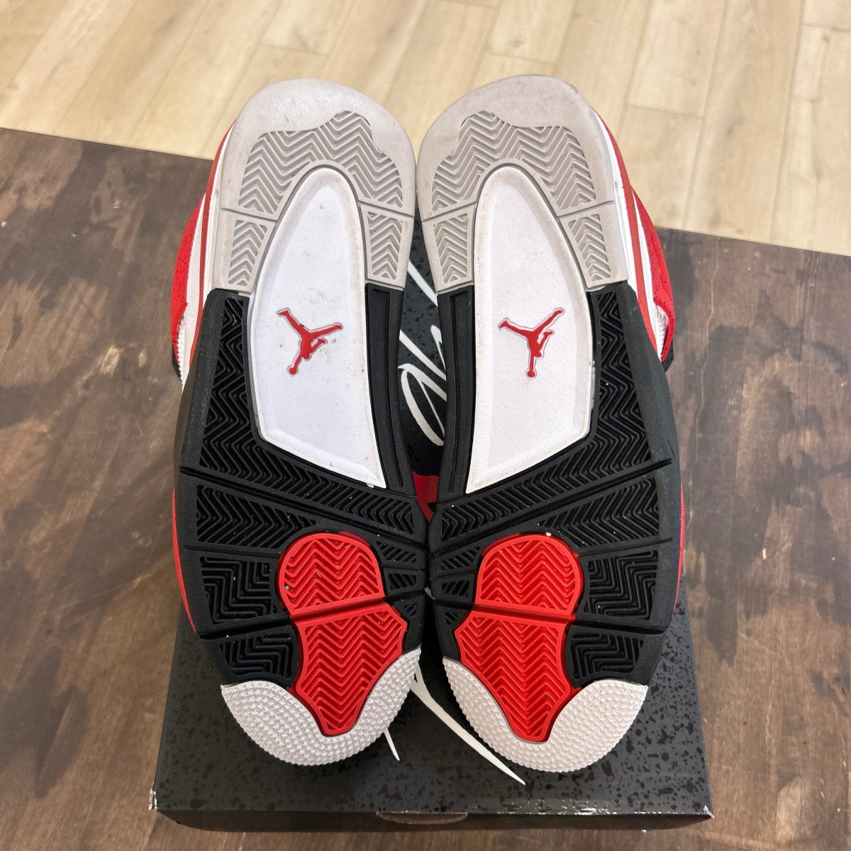 Jordan 4 Retro Red Cement Size 10 (Pre-Owned)