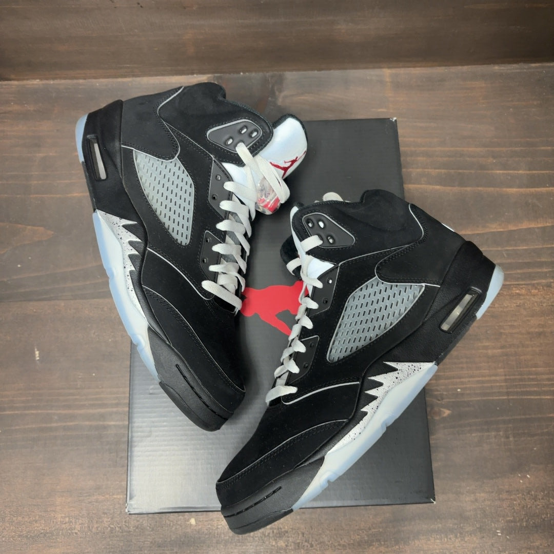 Jordan 5 Retro OG Black Metallic Reimagined Size 9.5 (Pre-Owned)