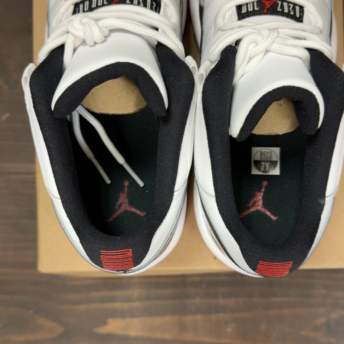 Jordan 11 Retro Low Concord Bred (GS) Size 7Y - Image 6