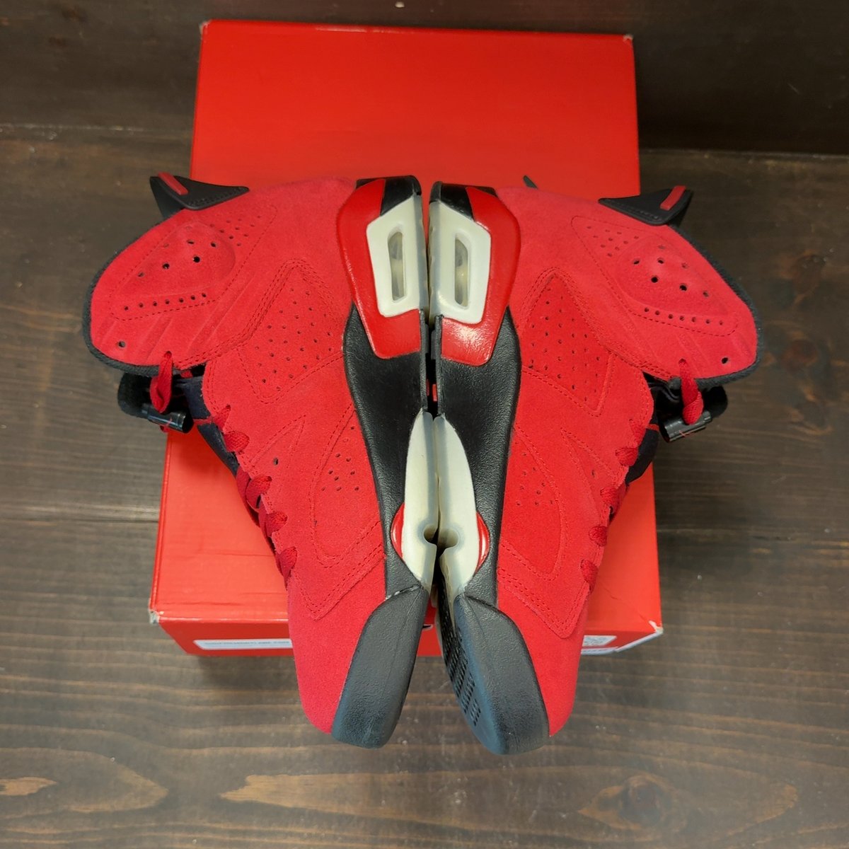 Jordan 6 Retro Toro Bravo Size 8 (Pre-Owned) - aux
