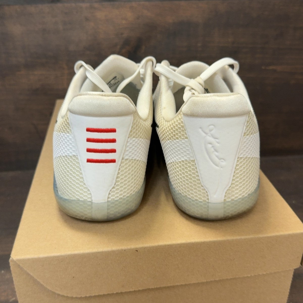 Nike Kobe 11 EM Low Fundamental Size 10 (Pre-Owned) - Image 4