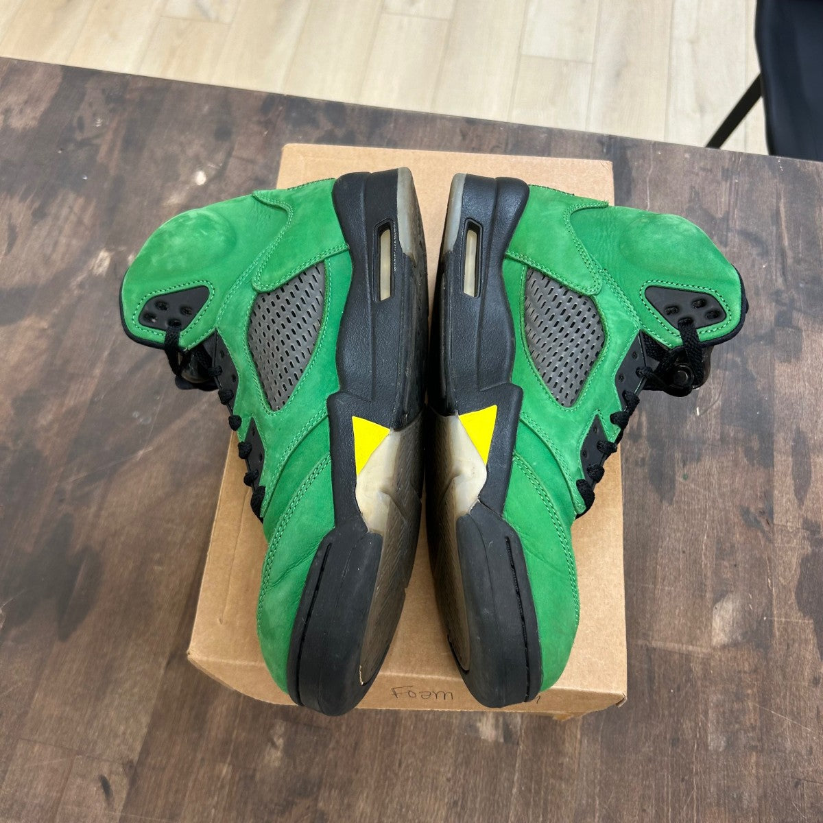 Jordan 5 Retro SE Oregon Size 10 (Pre-Owned) - Image 3