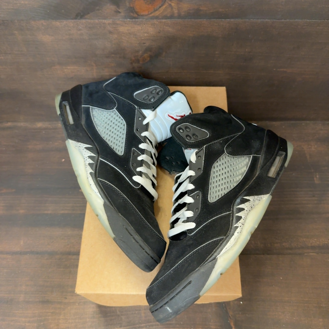 Jordan 5 Retro OG Black Metallic Reimagined Size 11 (Pre-Owned) - Image 2