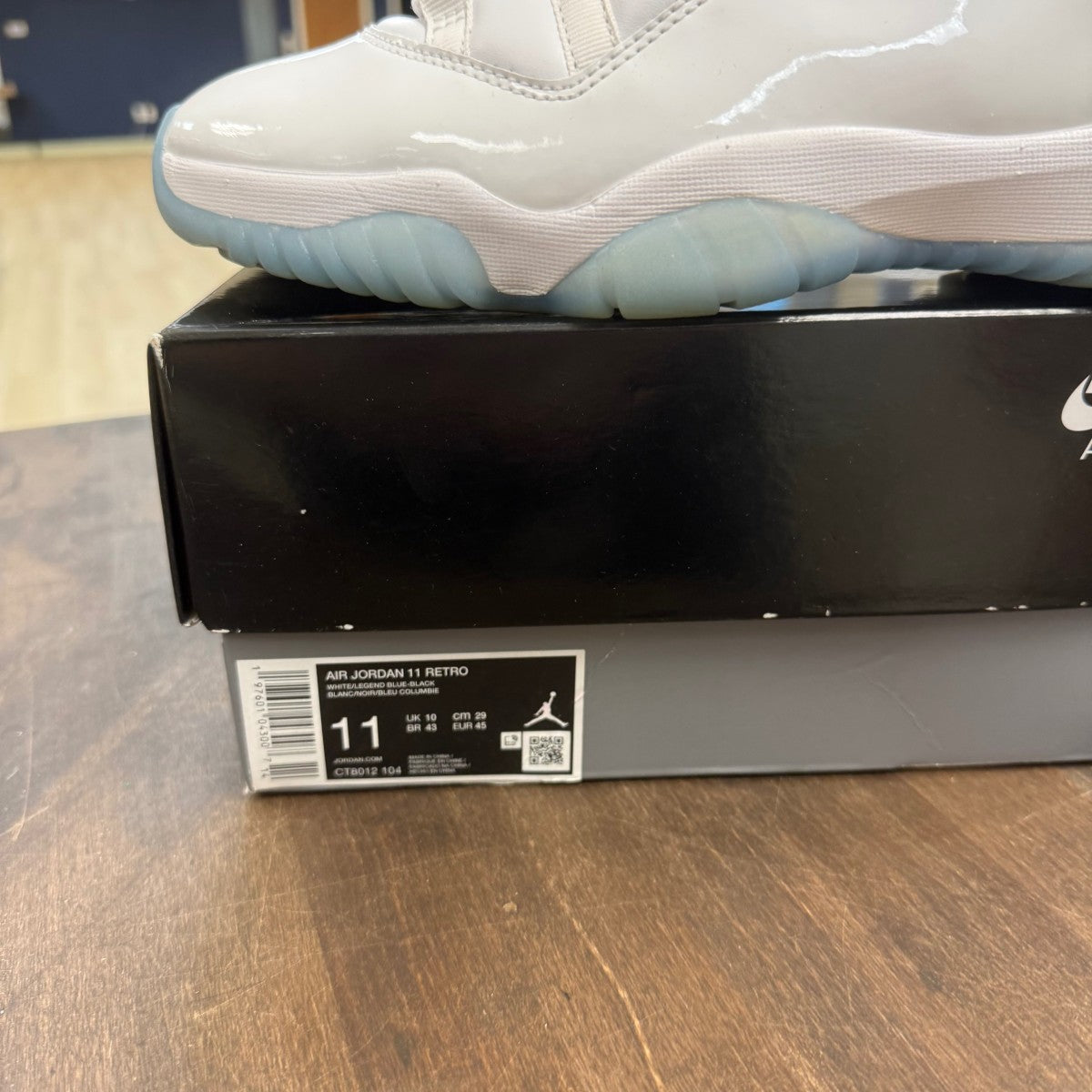 Jordan 11 Retro Legend Blue (2024) - Image 3