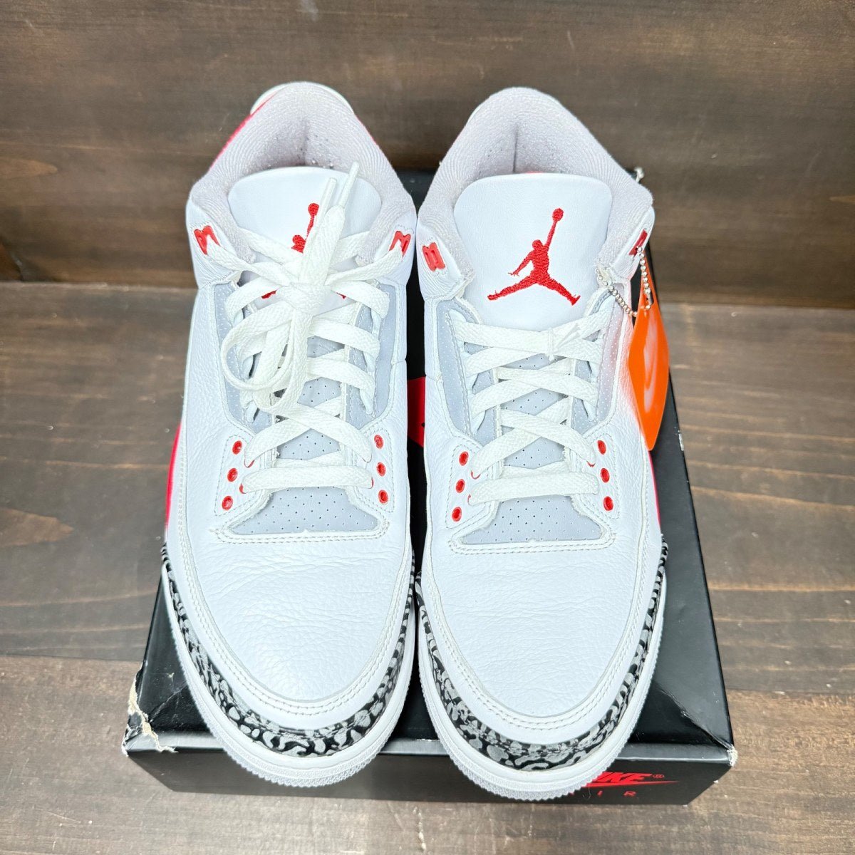 Jordan 3 Retro Fire Red (2022) - Image 2