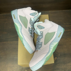 Jordan 5 Retro Easter (2022) Size 12.5 (Pre-Owned) - Image 2