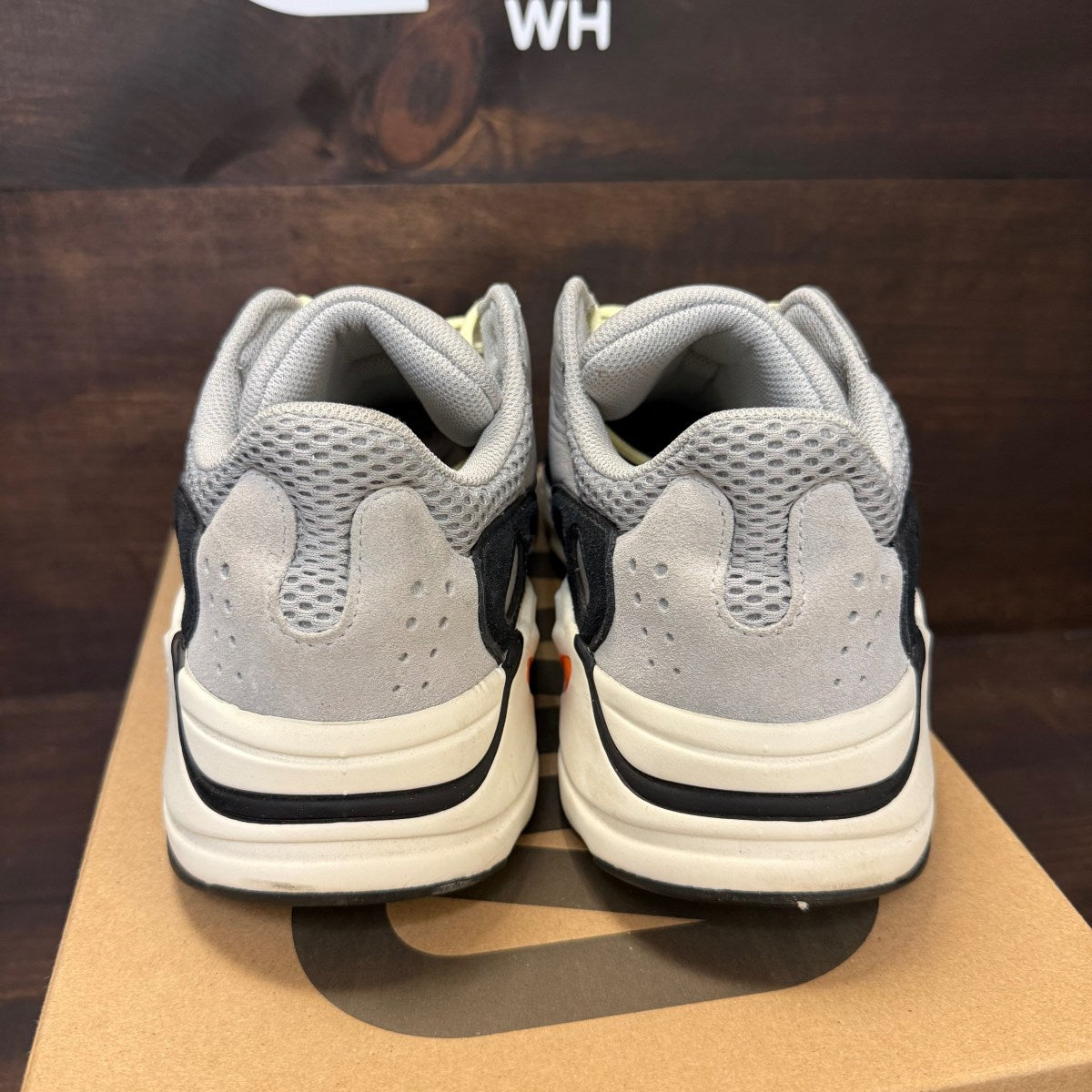 adidas Yeezy Boost 700 Wave Runner Size 10 (Pre-Owned) - Image 3
