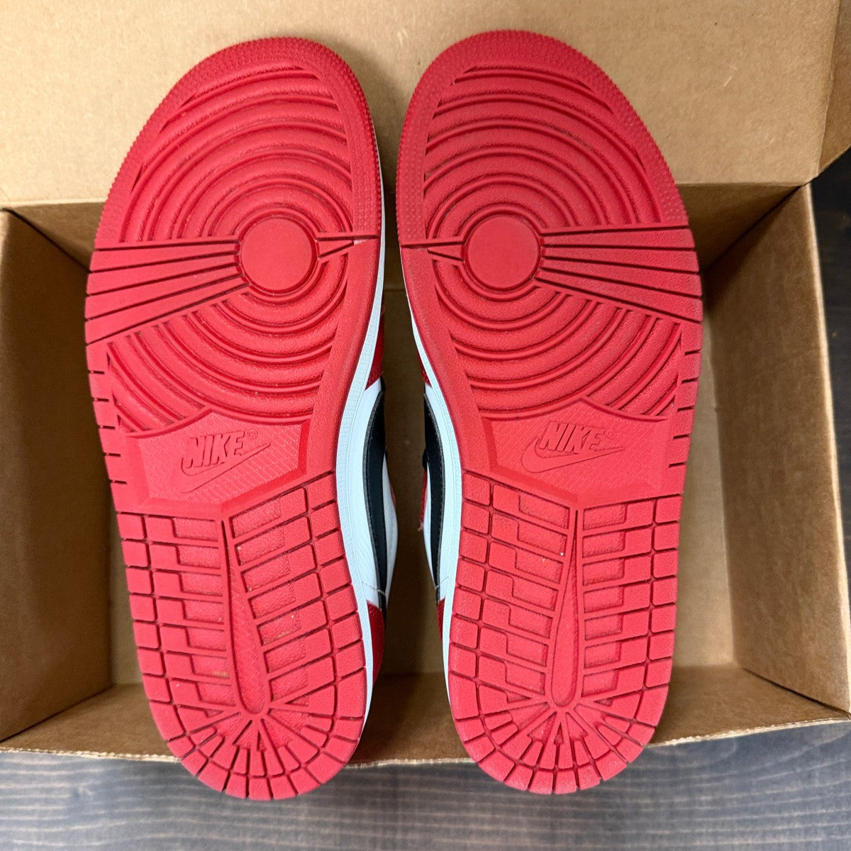 Jordan 1 Retro Low OG Chicago (2025) Size 8 (Pre-Owned) - Image 7