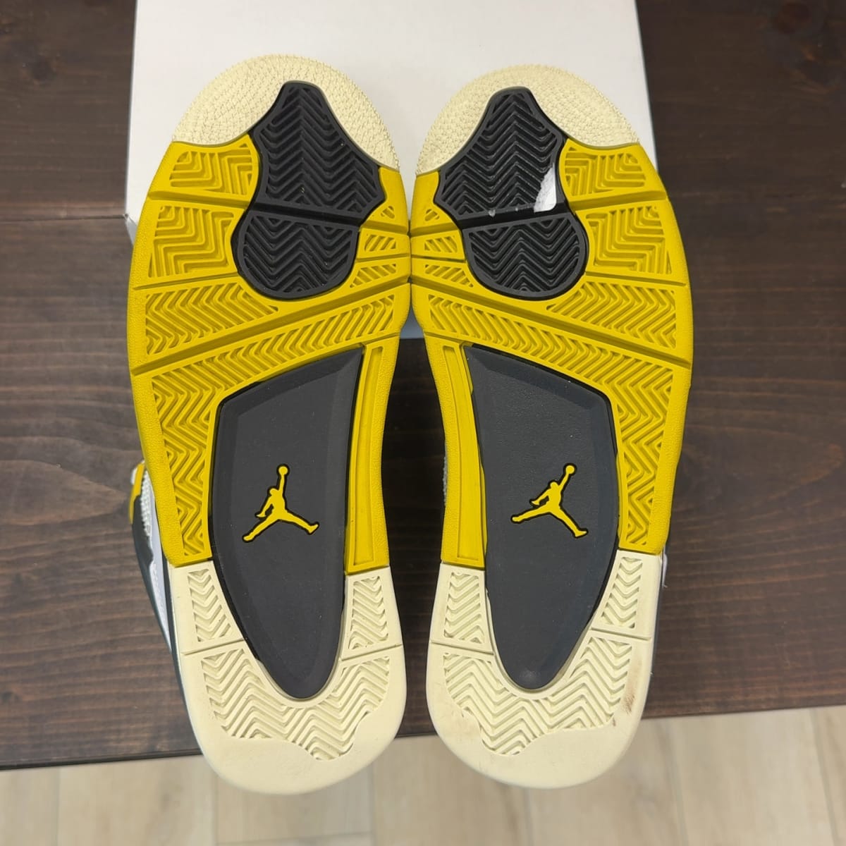 Jordan 4 Retro Vivid Sulfur (Women's) Size 9W (Pre-Owned) - aux