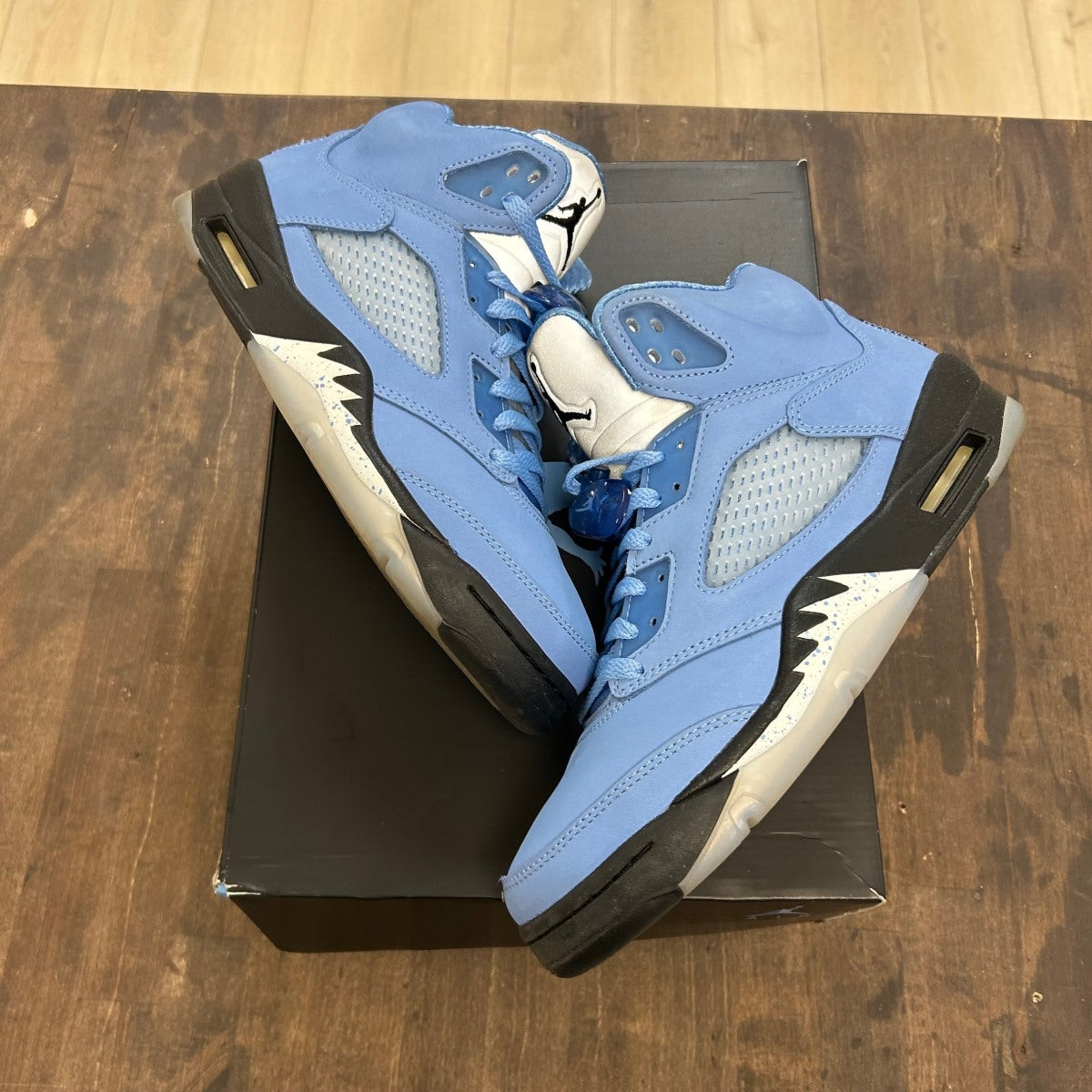 Jordan 5 Retro UNC University Blue - Image 1