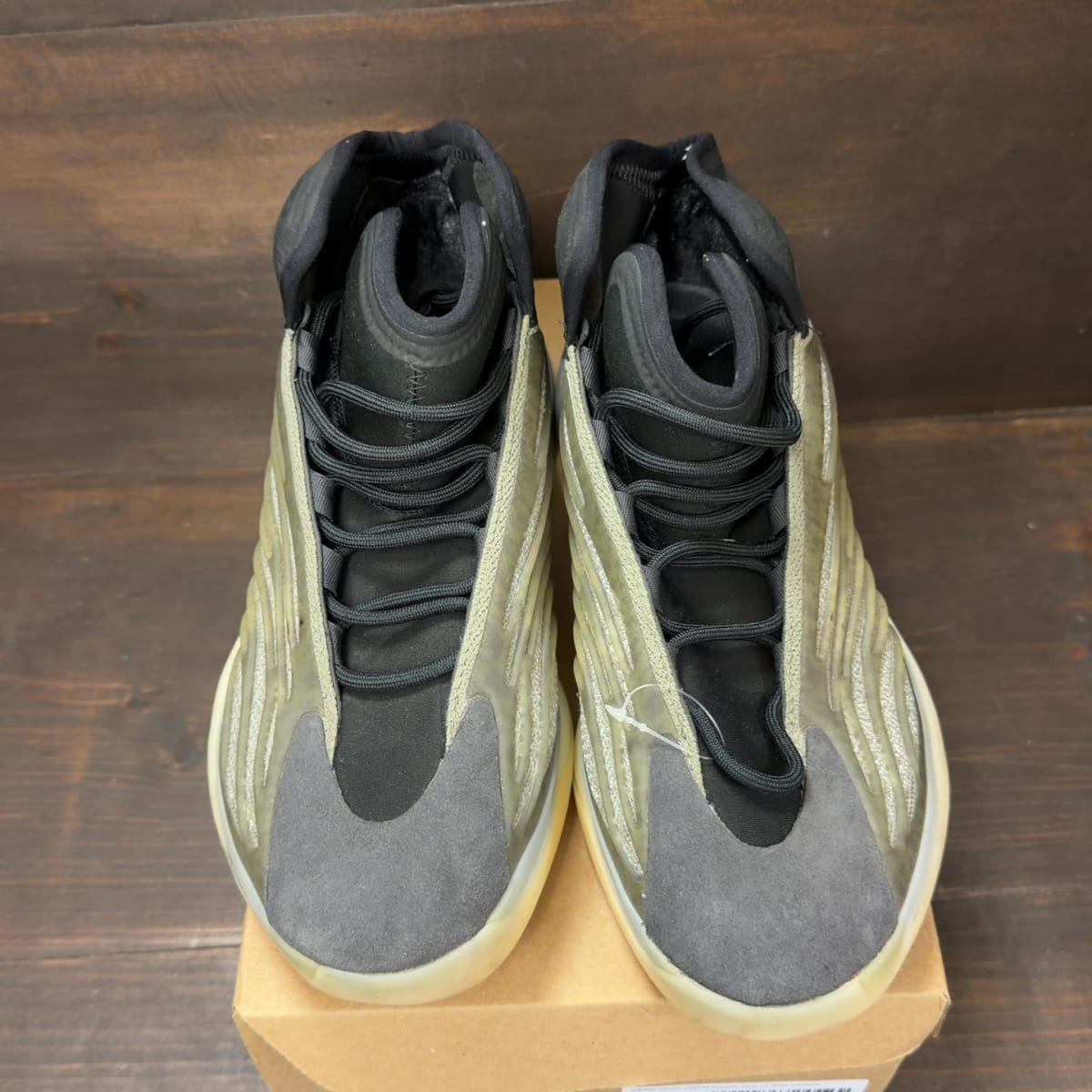 adidas Yeezy QNTM Barium Size 12 (Pre-Owned) - tag