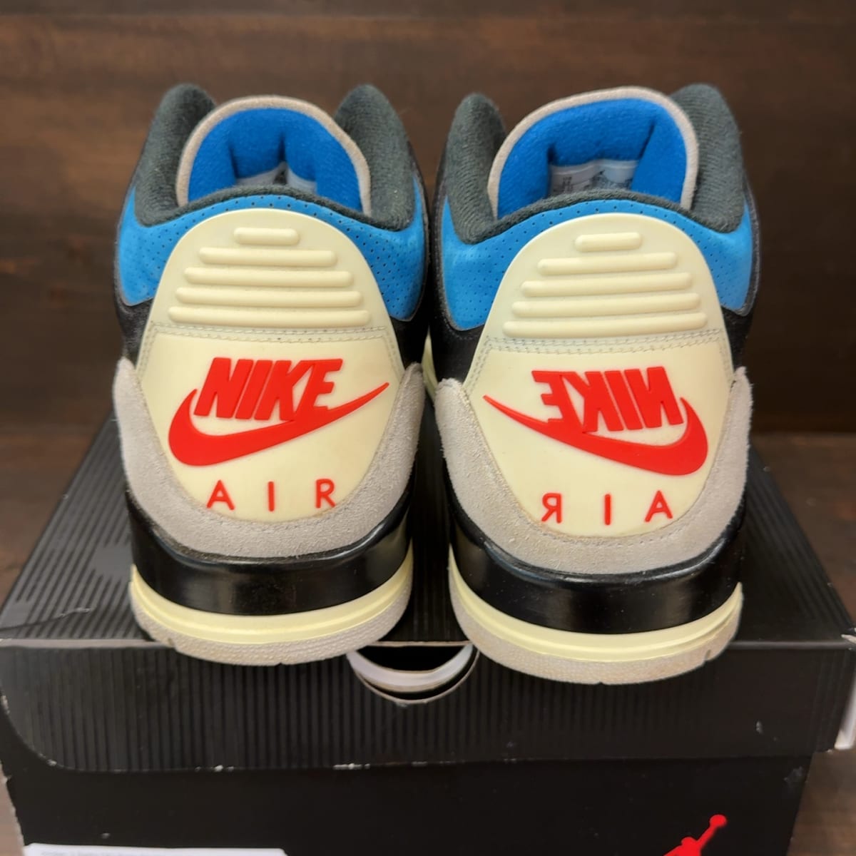 Jordan 3 Retro OG Rare Air Size 12 (Pre-Owned) - aux