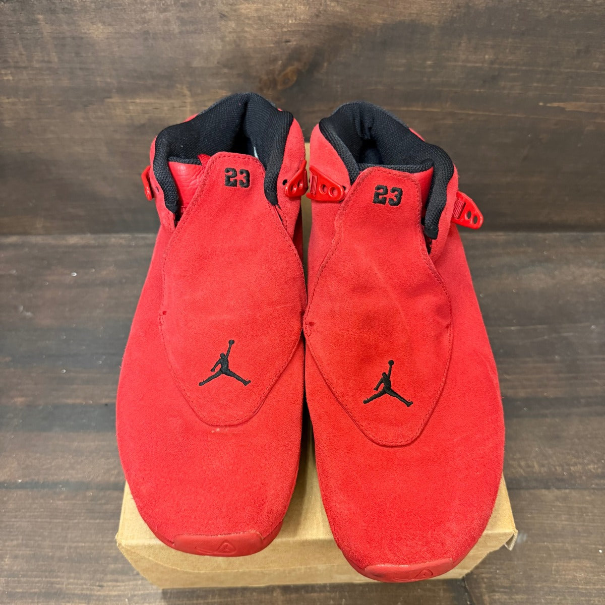 Jordan 18 Retro Toro Size 9.5 (Pre-Owned) - Image 3