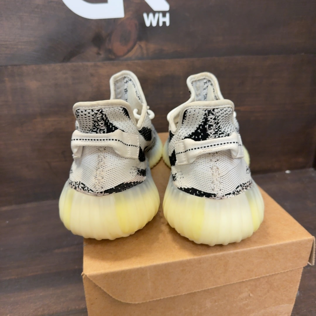 adidas Yeezy Boost 350 V2 Zebra Size 12 (Pre-Owned) - Image 4