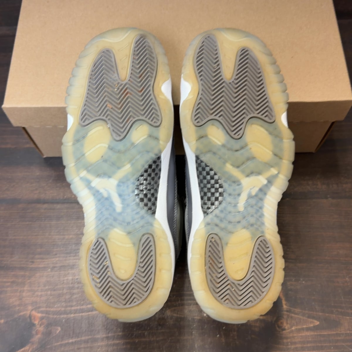 Jordan 11 Retro Cool Grey (2021) (GS) Size 6.5Y (Pre-Owned) - Image 6