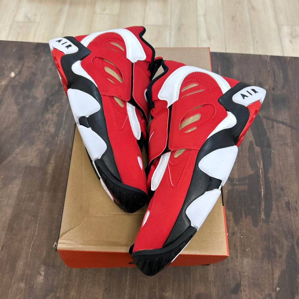 Nike Air Diamond Turf 2 Red Gold (2026) - Image 1