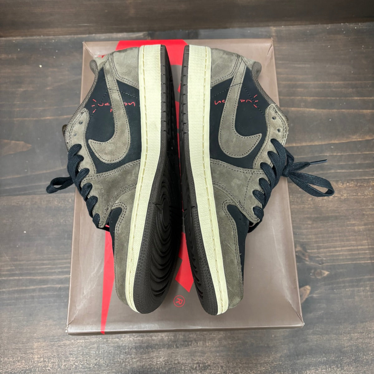 Jordan 1 Retro Low OG SP Travis Scott Mocha - Image 4