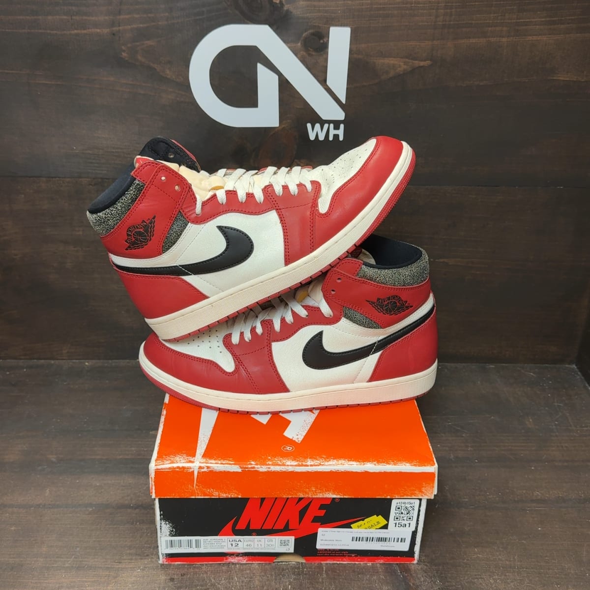 Jordan 1 Retro High OG Chicago Lost and Found Size 12 (Pre-Owned) - front