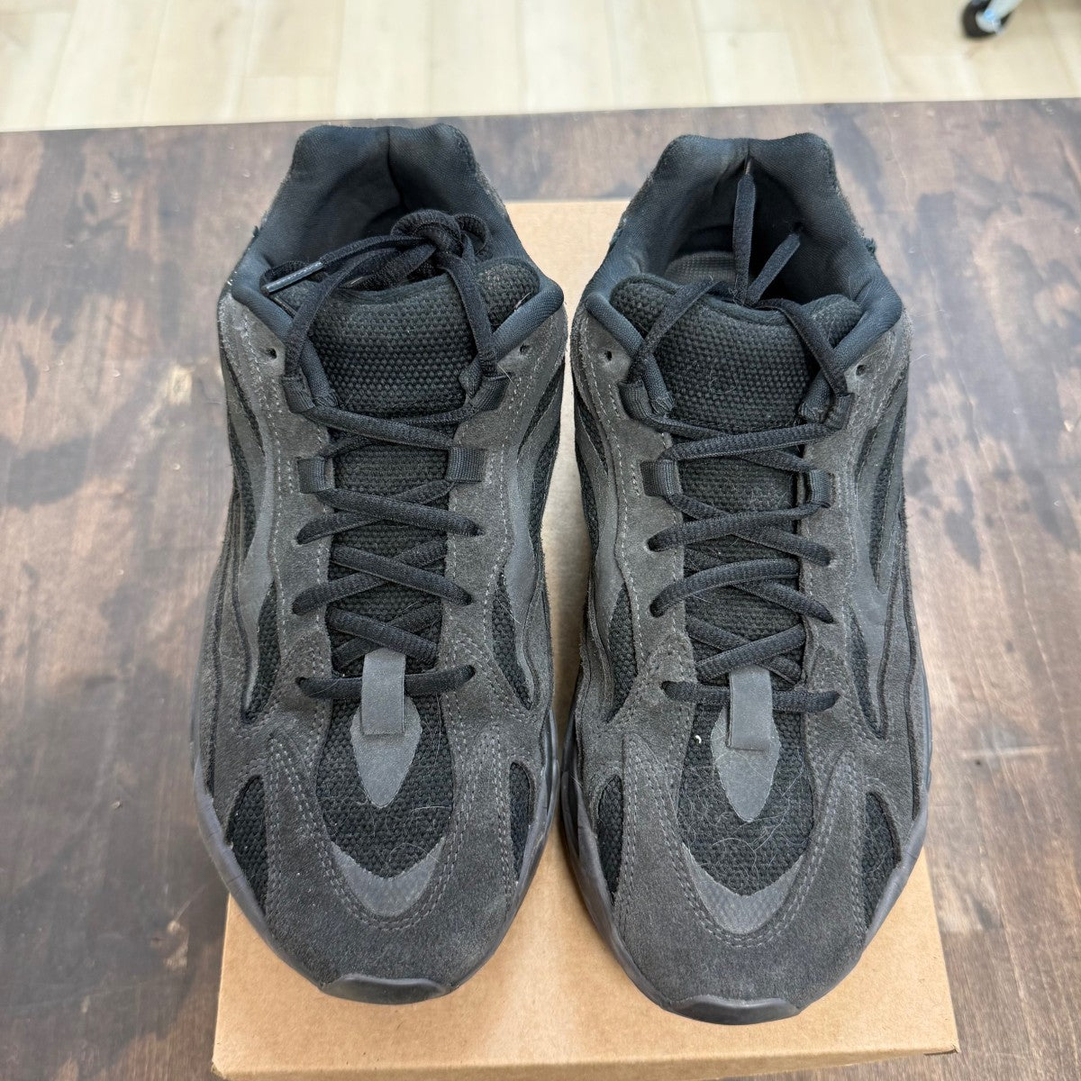 adidas Yeezy Boost 700 V2 Vanta Size 9.5 (Pre-Owned) - Image 2