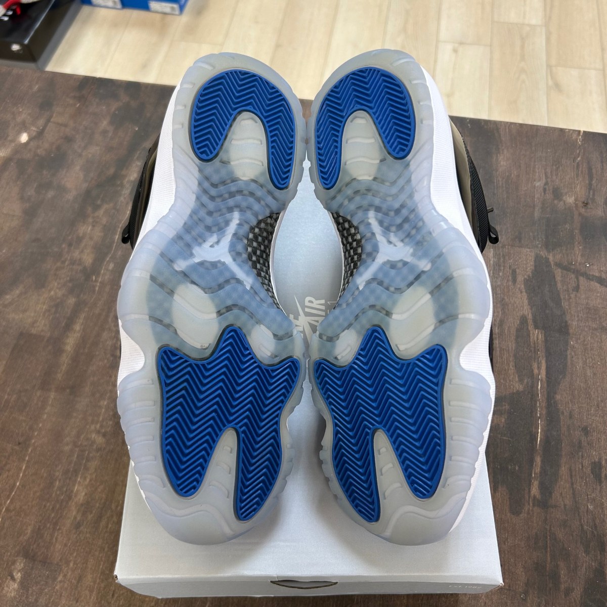 Jordan 11 Retro Low Space Jam Size 10 (Pre-Owned) - Image 5