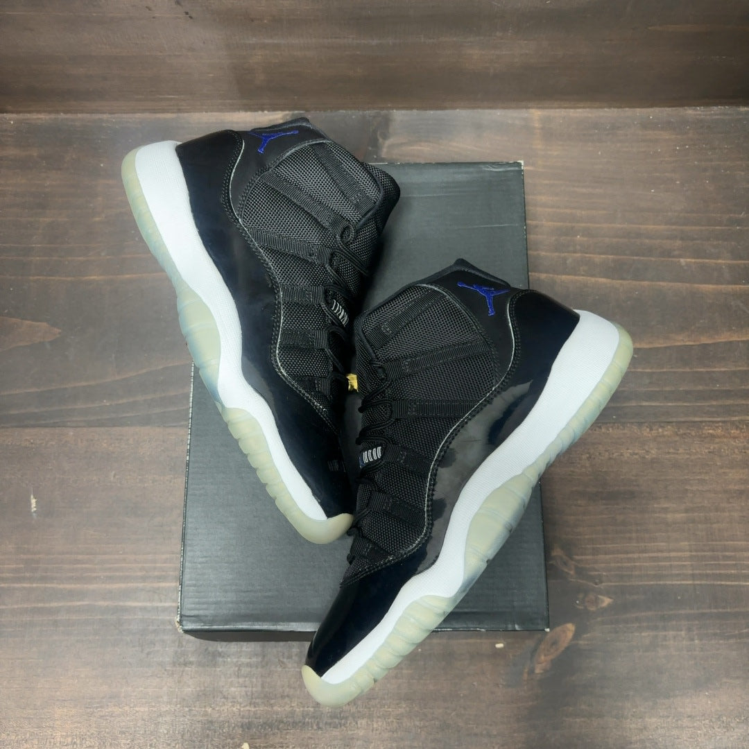 Jordan 11 Retro Space Jam (2016) (GS) - Image 2
