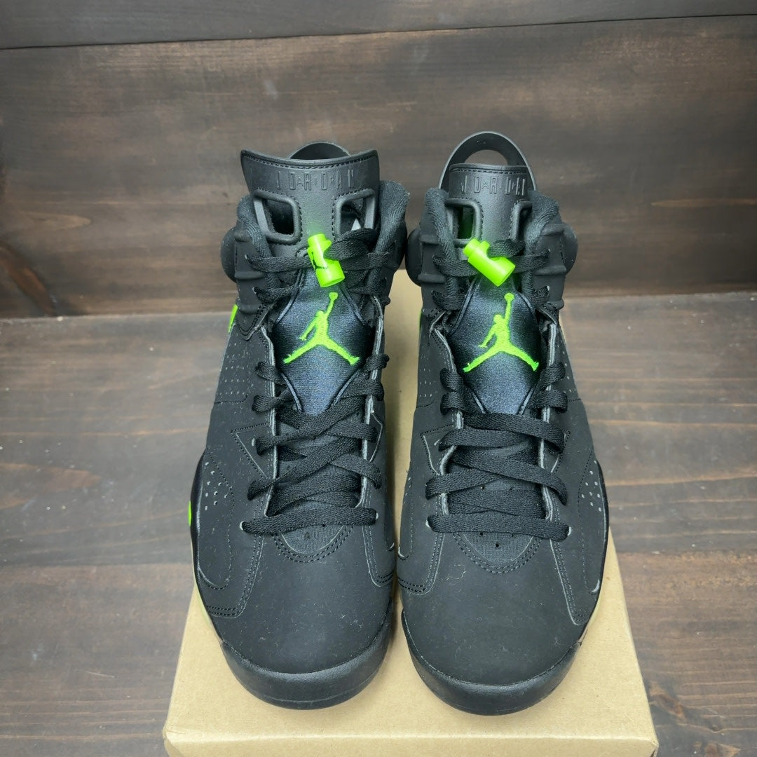 Jordan 6 Retro Electric Green Size 9.5 (Pre-Owned) - Image 3