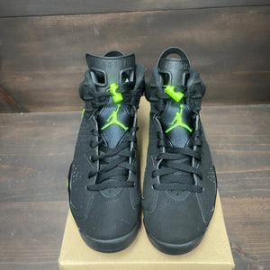 Jordan 6 Retro Electric Green Size 9.5 (Pre-Owned) - Image 3