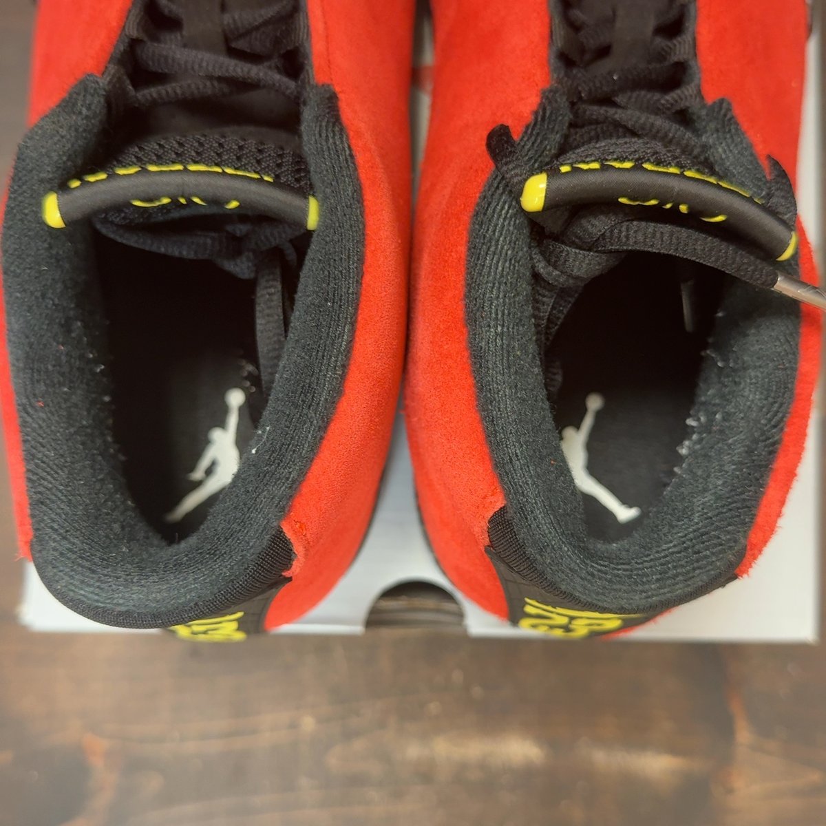 Jordan 14 Retro Ferrari (2025) Size 8.5 (Pre-Owned) - aux