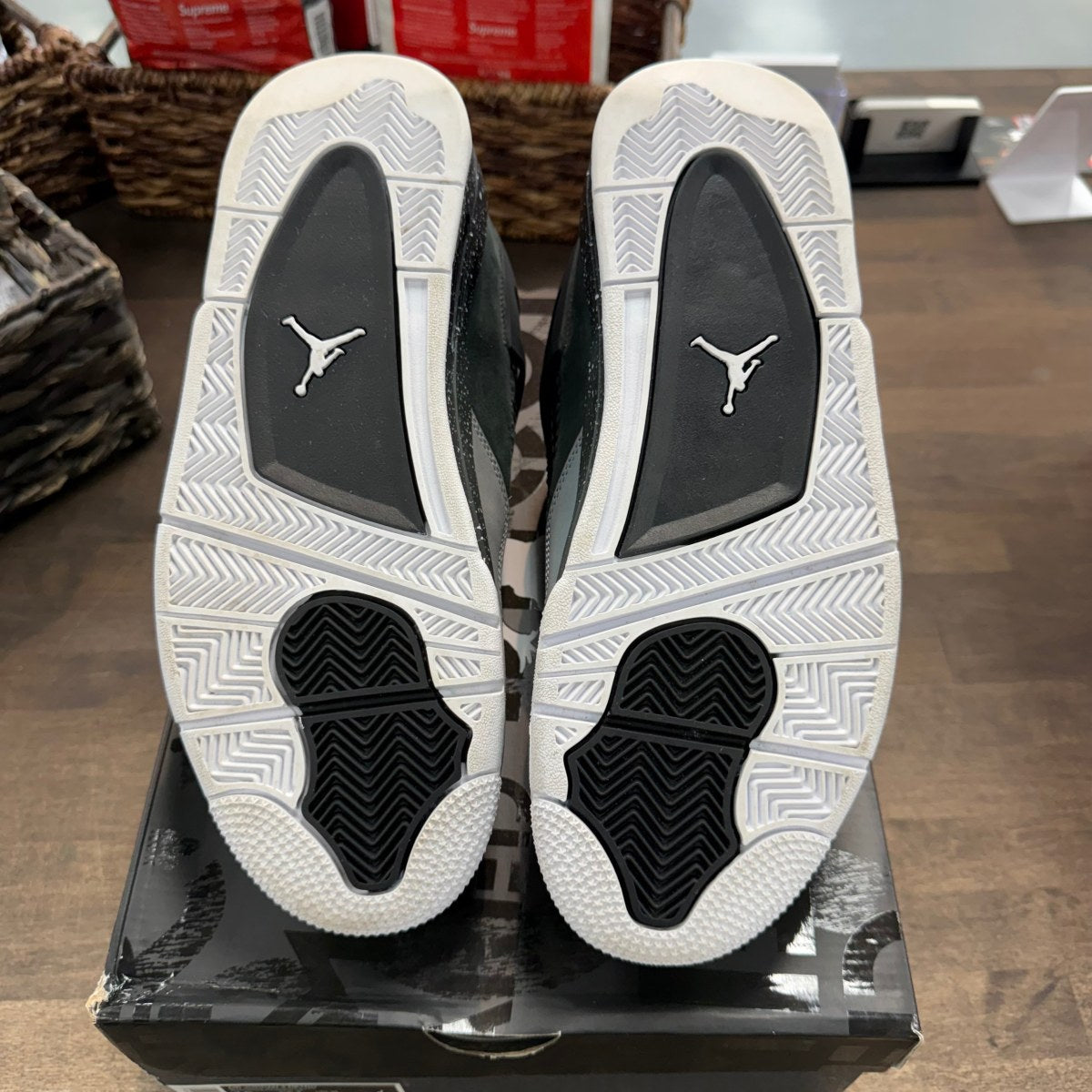 Jordan 4 Retro Fear (2024) Size 10 (Pre-Owned) - Image 5