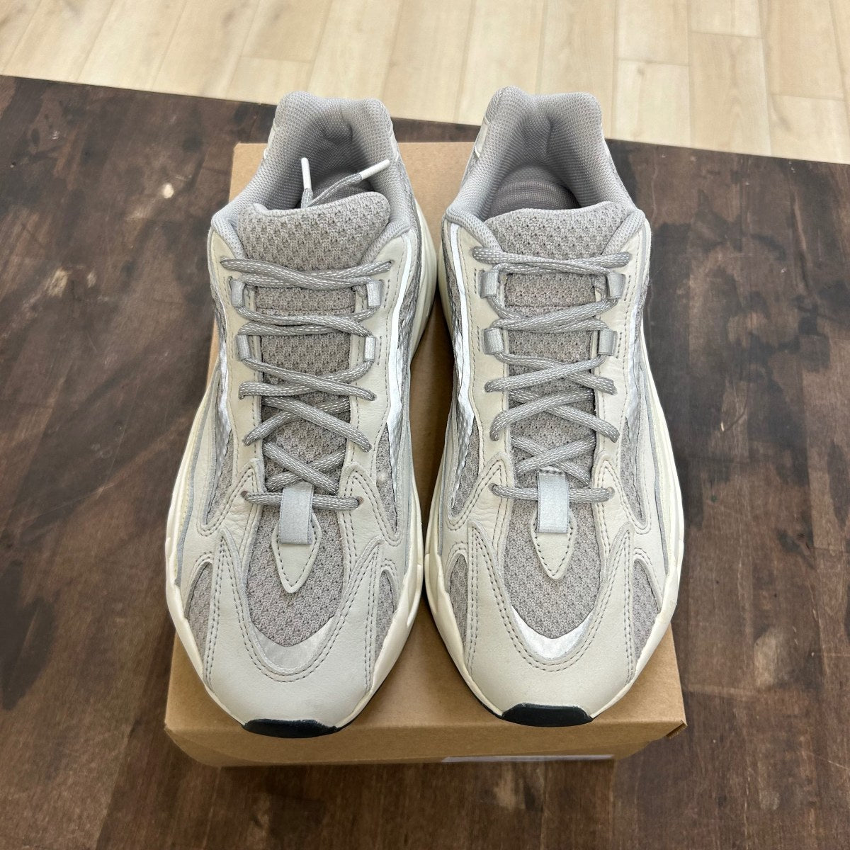 adidas Yeezy Boost 700 V2 Static Size 10.5 (Pre-Owned) - Image 2