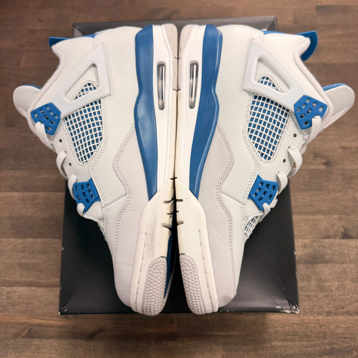 Jordan 4 Retro Military Blue (2024) Size 10 (Pre-Owned) - Image 3