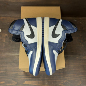 Jordan 1 Retro High OG Midnight Navy Size 9 - Image 4