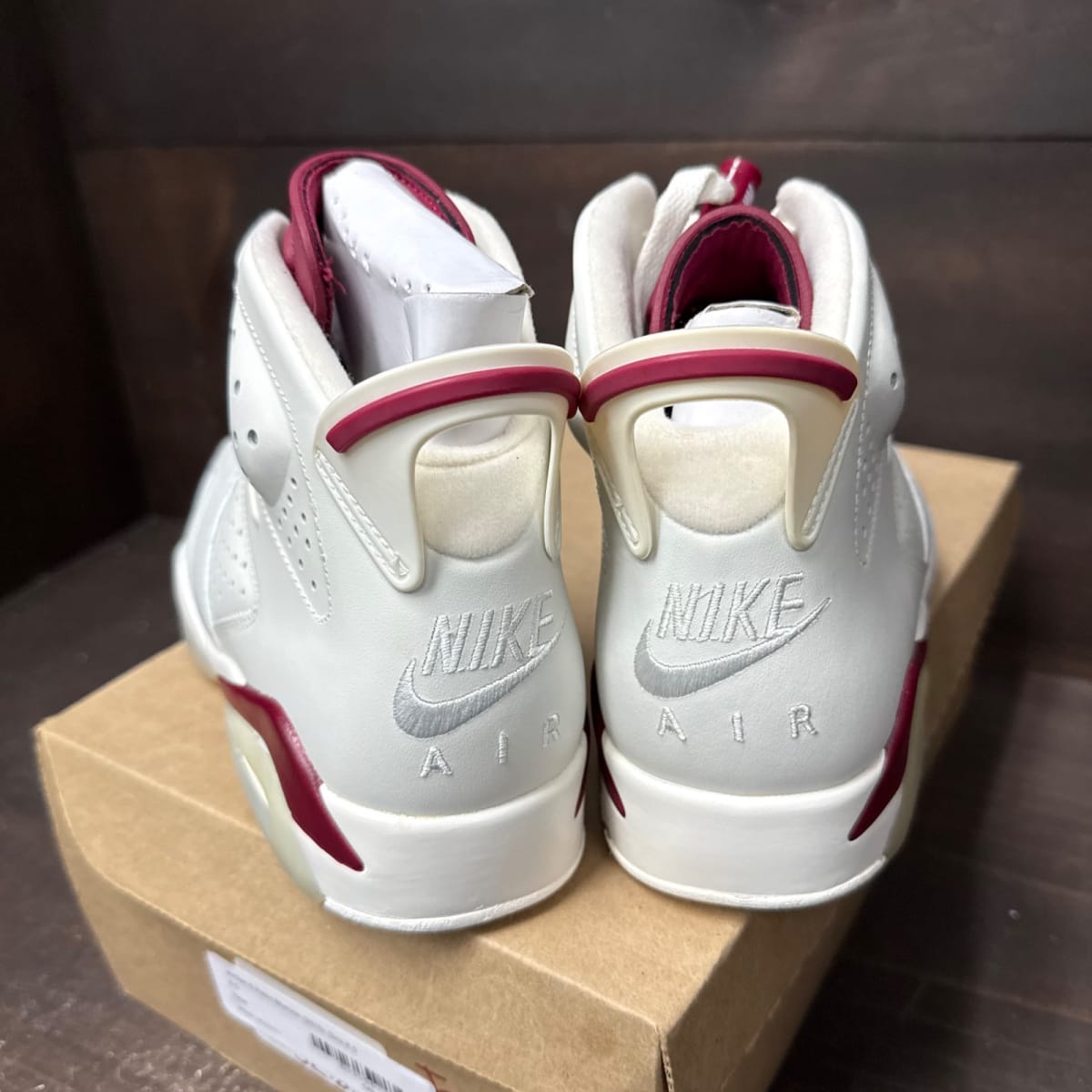 Jordan 6 Retro Maroon (2015) Size 8.5 - sole