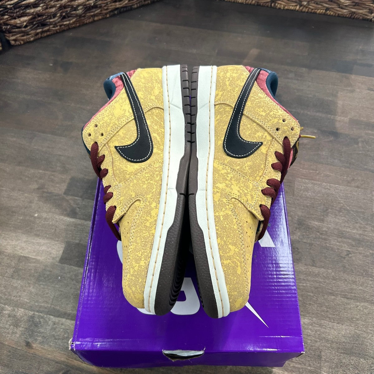 Nike SB Dunk Low City of Cinema Size 11 (Pre-Owned) - Image 3