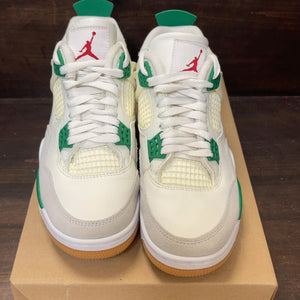 Jordan 4 Retro SB Pine Green Size 5.5 (Pre-Owned) - Image 3